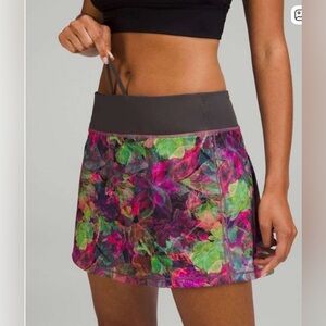 LULULEMON Pace Rival MR Skirt 3.5" Liner Size 12 Vivid Floral Tone VFTM 11109